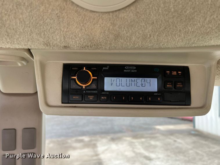 image for item DO8958 2017 John Deere 5100E  MFWD tractor