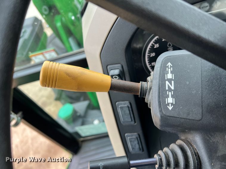 image for item DO8958 2017 John Deere 5100E  MFWD tractor