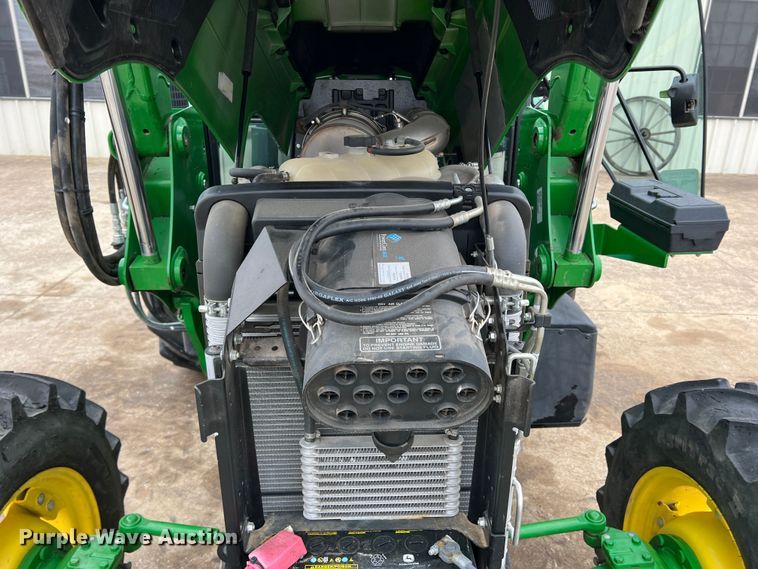 image for item DO8958 2017 John Deere 5100E  MFWD tractor