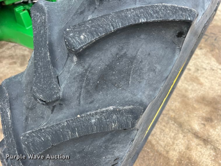 image for item DO8958 2017 John Deere 5100E  MFWD tractor