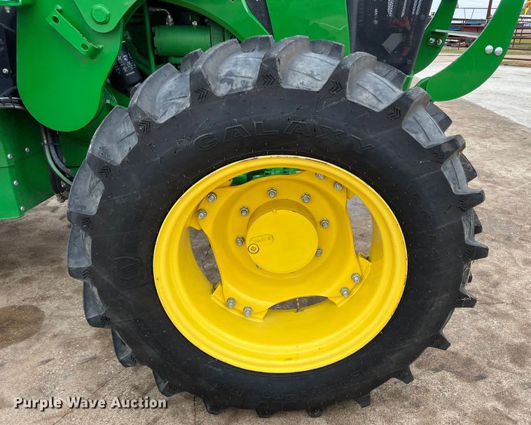 image for item DO8958 2017 John Deere 5100E  MFWD tractor