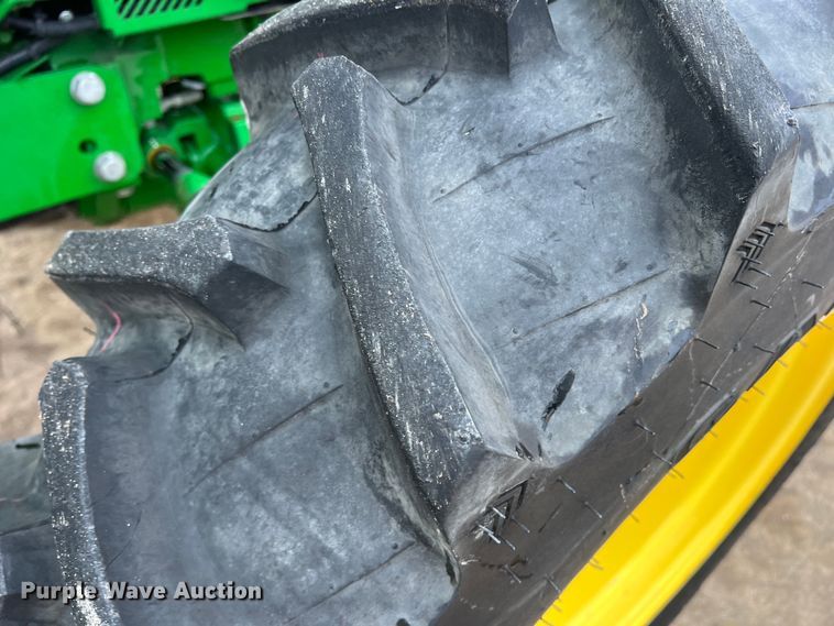 image for item DO8958 2017 John Deere 5100E  MFWD tractor