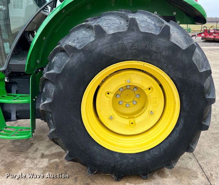 image for item DO8958 2017 John Deere 5100E  MFWD tractor