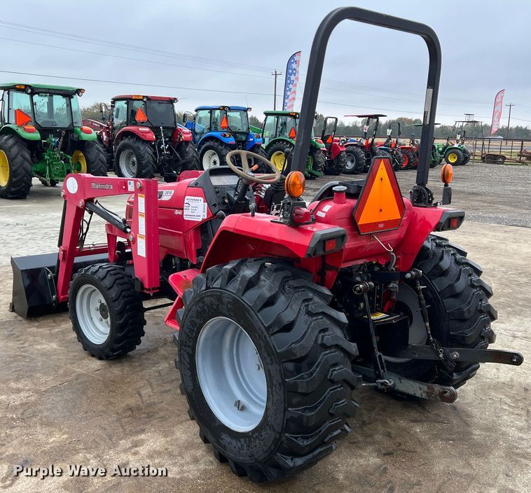 image for item DO8959 2011 Mahindra 2816  MFWD tractor