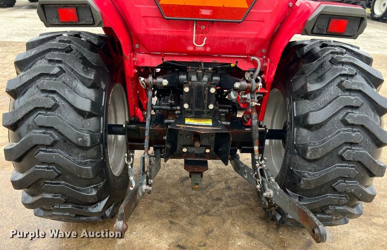 image for item DO8959 2011 Mahindra 2816  MFWD tractor