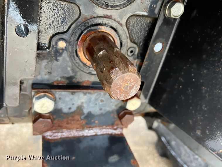 image for item DO8959 2011 Mahindra 2816  MFWD tractor