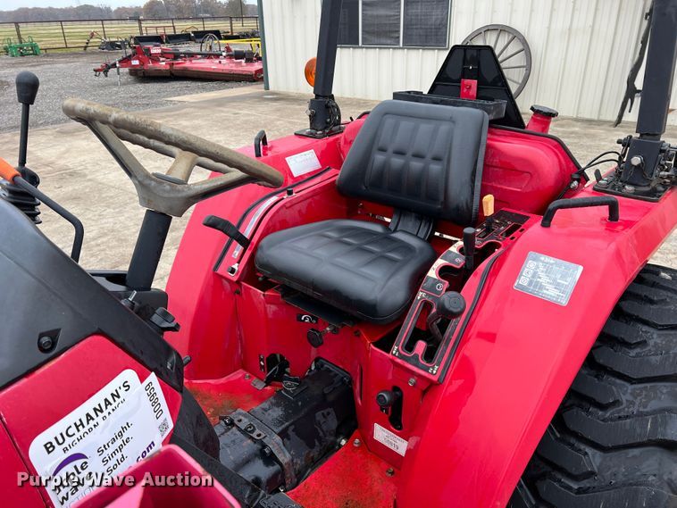 image for item DO8959 2011 Mahindra 2816  MFWD tractor