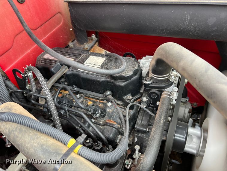 image for item DO8959 2011 Mahindra 2816  MFWD tractor