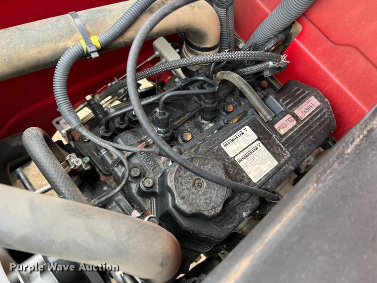 image for item DO8959 2011 Mahindra 2816  MFWD tractor