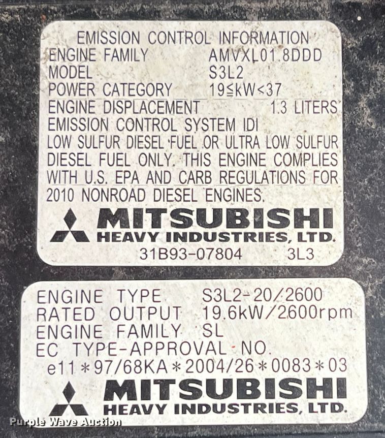 image for item DO8959 2011 Mahindra 2816  MFWD tractor