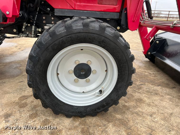 image for item DO8959 2011 Mahindra 2816  MFWD tractor