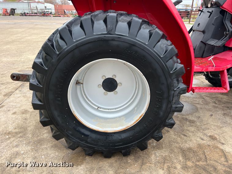 image for item DO8959 2011 Mahindra 2816  MFWD tractor