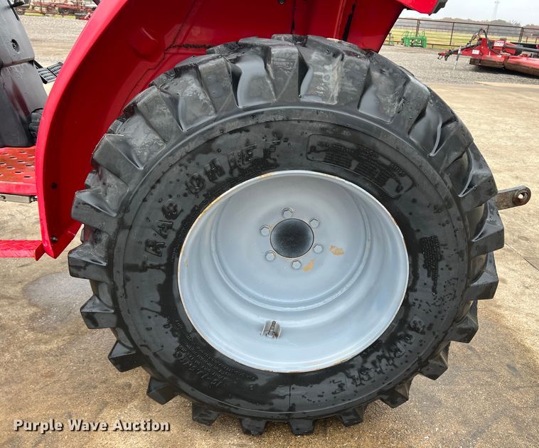 image for item DO8959 2011 Mahindra 2816  MFWD tractor