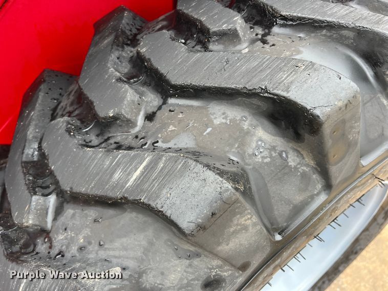 image for item DO8959 2011 Mahindra 2816  MFWD tractor