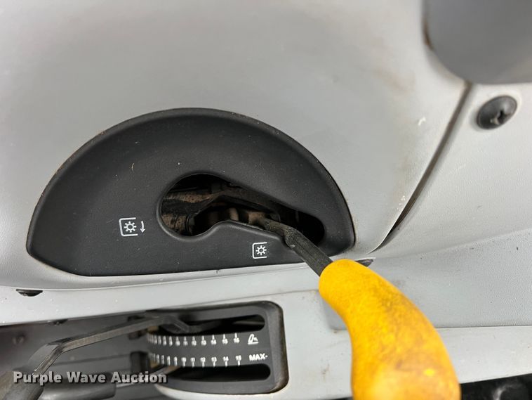 image for item DO8960 New Holland T4.75  MFWD tractor