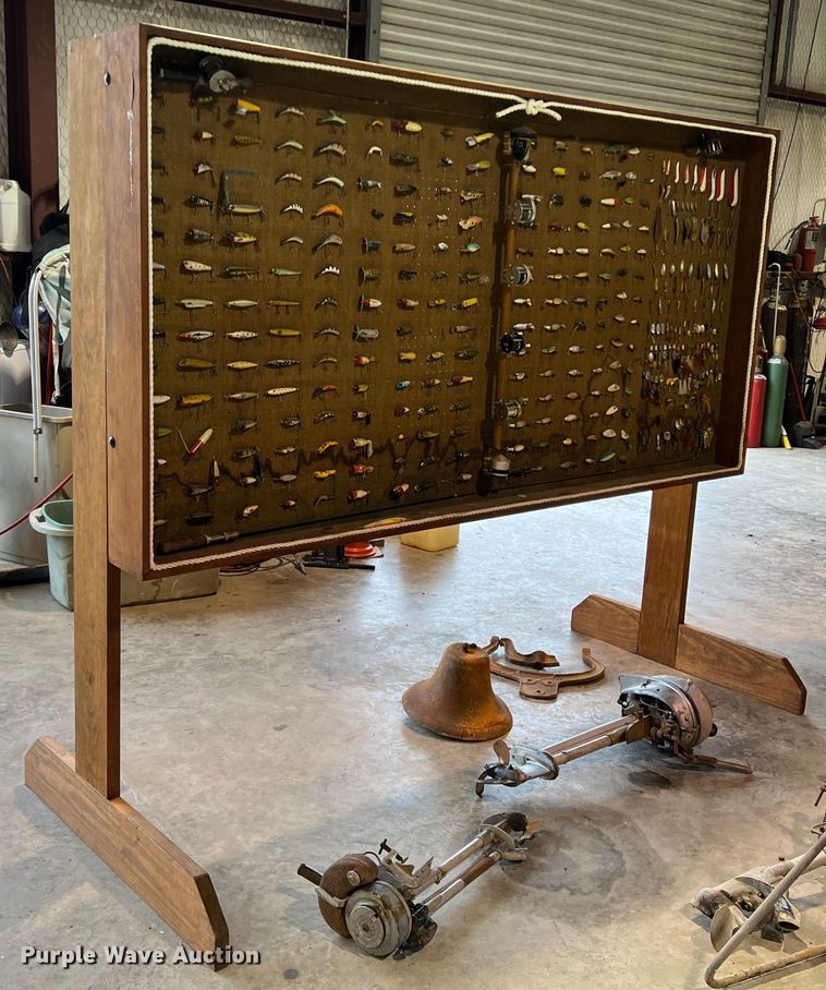 image for item DO8961 Lure display