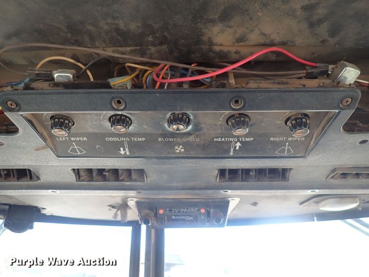 image for item DQ4963 1982 John Deere 4840  tractor