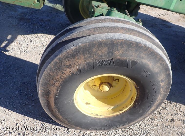 image for item DQ4963 1982 John Deere 4840  tractor