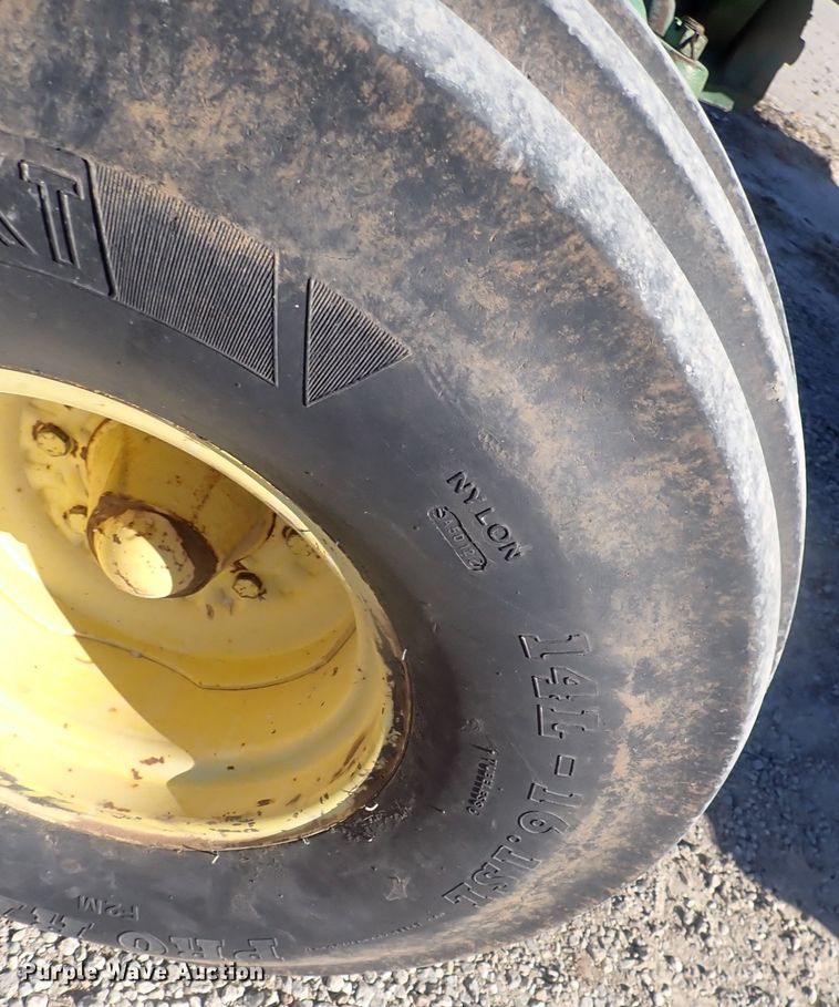 image for item DQ4963 1982 John Deere 4840  tractor