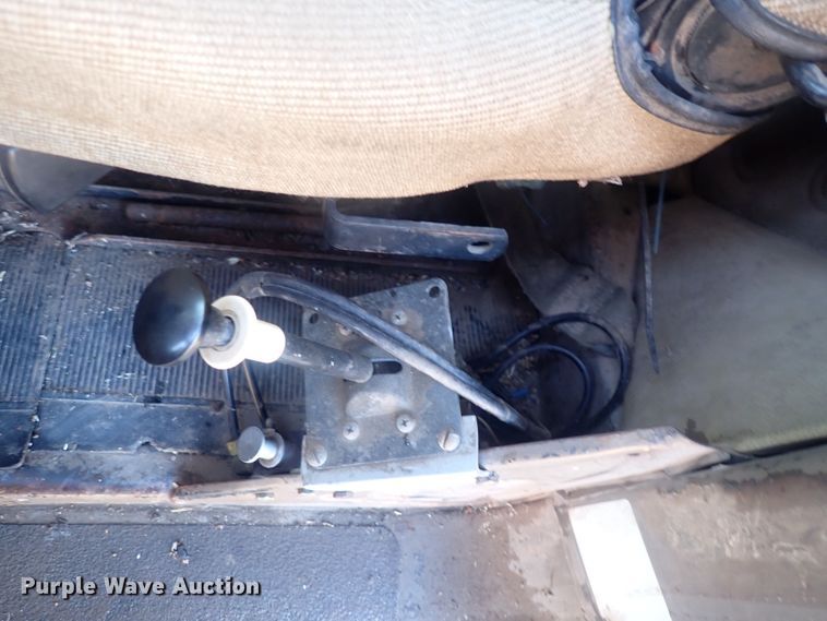 image for item DQ4983 1983 Mack R686ST  grain truck