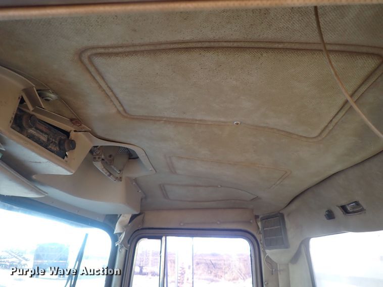 image for item DQ4983 1983 Mack R686ST  grain truck