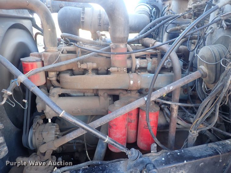 image for item DQ4983 1983 Mack R686ST  grain truck