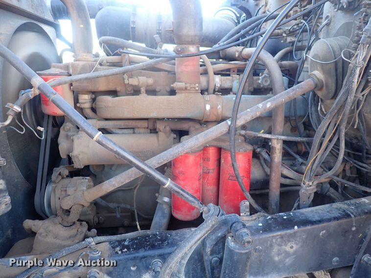 image for item DQ4983 1983 Mack R686ST  grain truck