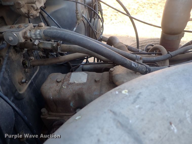 image for item DQ4983 1983 Mack R686ST  grain truck