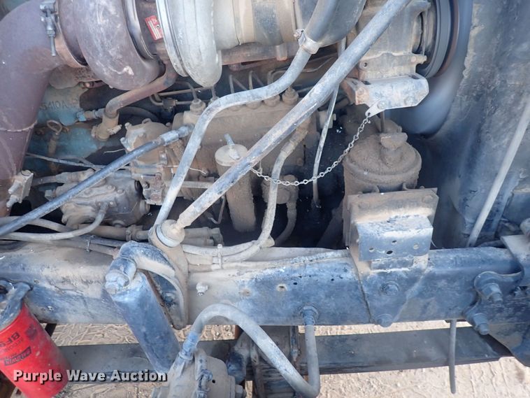 image for item DQ4983 1983 Mack R686ST  grain truck