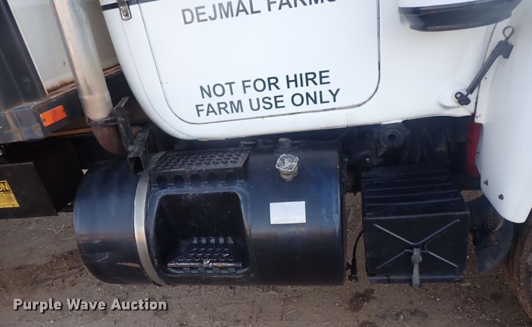 image for item DQ4983 1983 Mack R686ST  grain truck