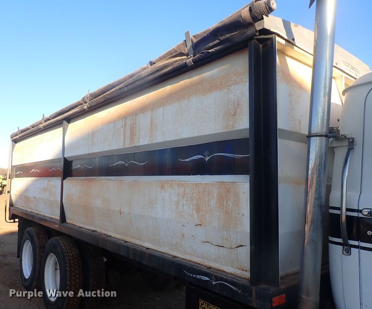 image for item DQ4983 1983 Mack R686ST  grain truck