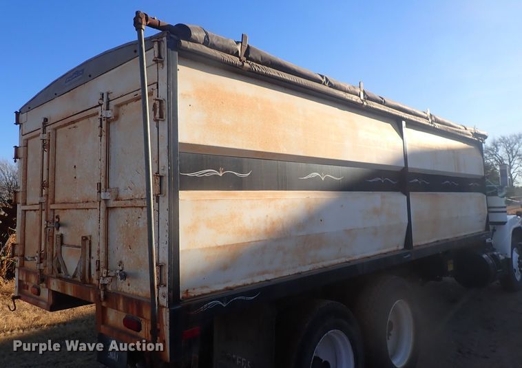 image for item DQ4983 1983 Mack R686ST  grain truck