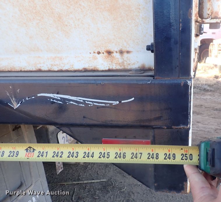 image for item DQ4983 1983 Mack R686ST  grain truck