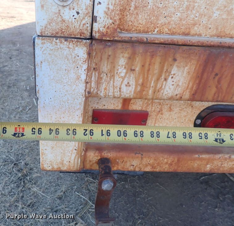 image for item DQ4983 1983 Mack R686ST  grain truck