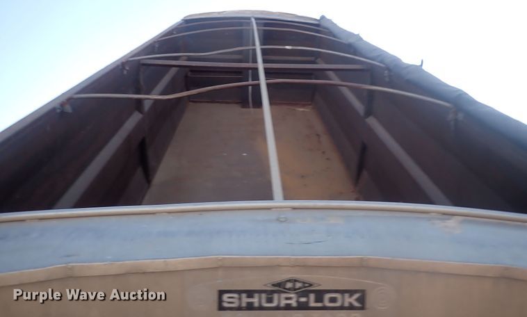 image for item DQ4983 1983 Mack R686ST  grain truck