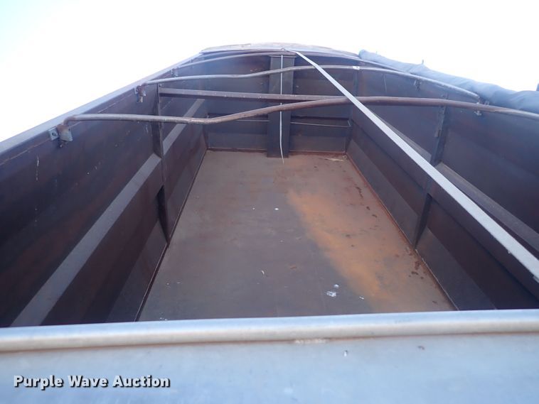 image for item DQ4983 1983 Mack R686ST  grain truck