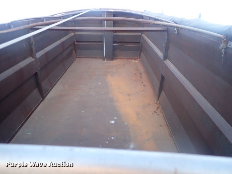 image for item DQ4983 1983 Mack R686ST  grain truck