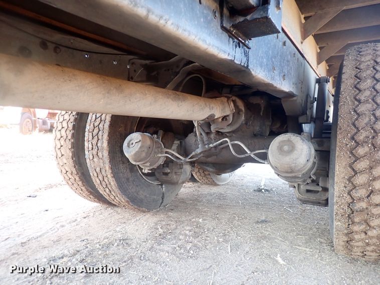 image for item DQ4983 1983 Mack R686ST  grain truck