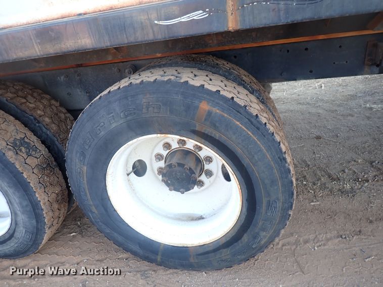 image for item DQ4983 1983 Mack R686ST  grain truck