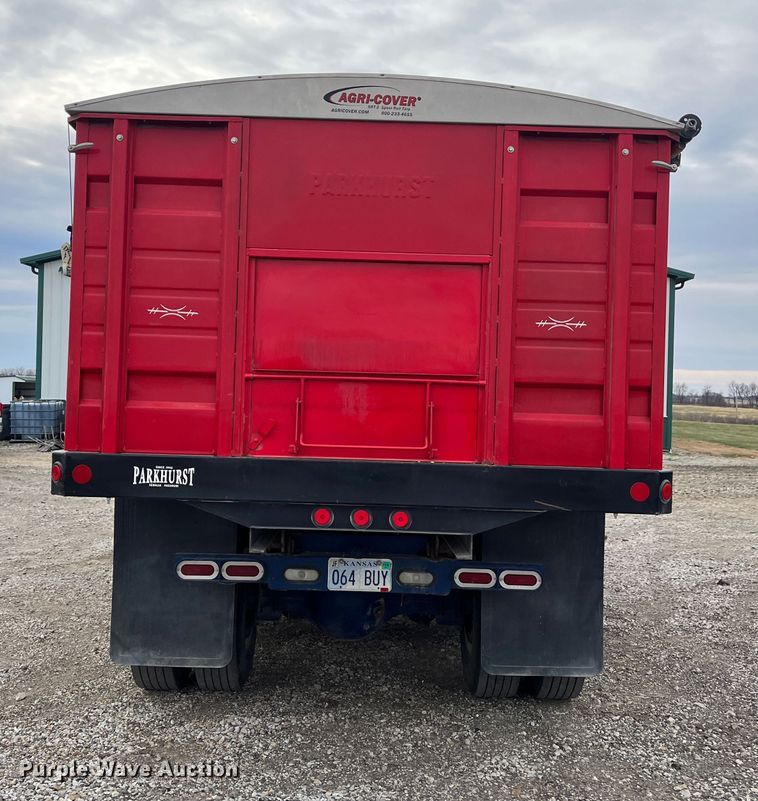 image for item DR7361 2003 International 4400  grain truck