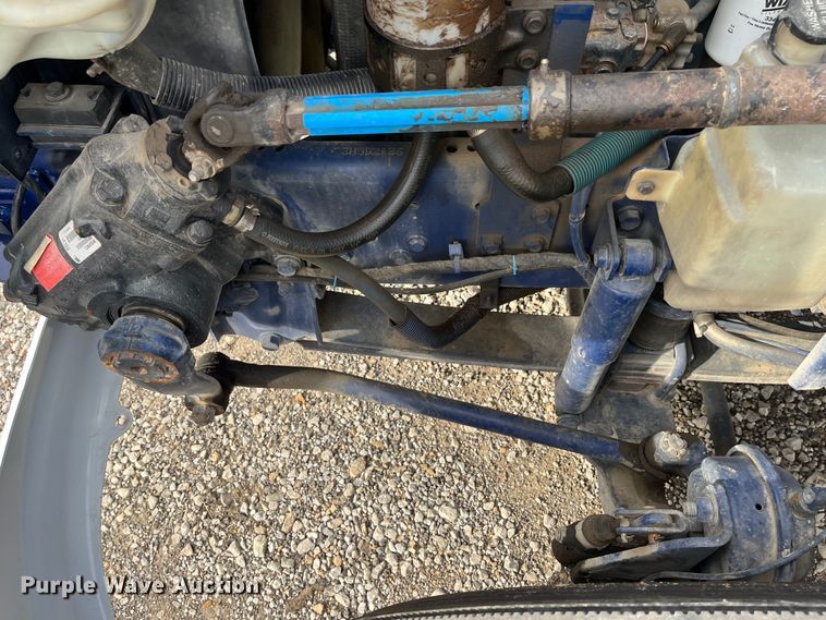 image for item DR7361 2003 International 4400  grain truck