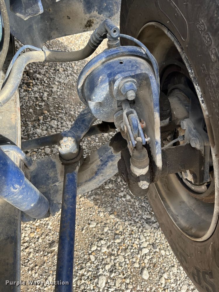 image for item DR7361 2003 International 4400  grain truck