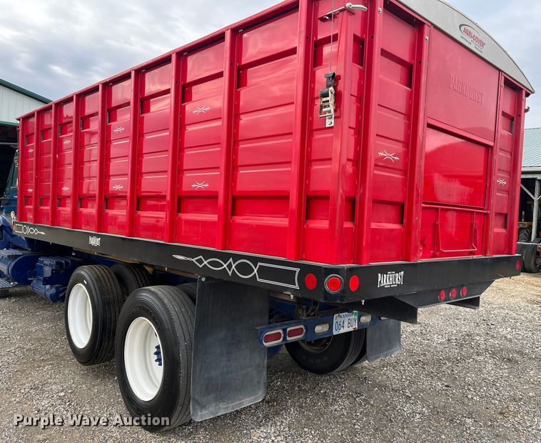 image for item DR7361 2003 International 4400  grain truck