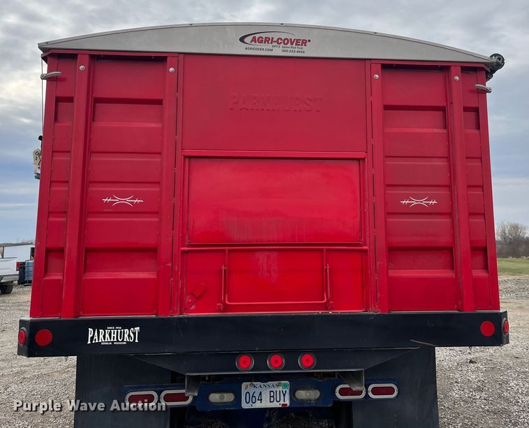 image for item DR7361 2003 International 4400  grain truck