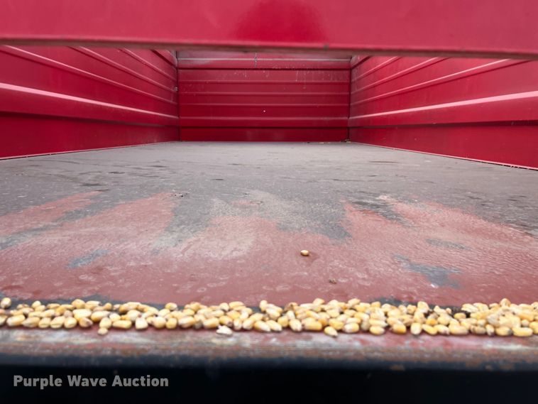 image for item DR7361 2003 International 4400  grain truck