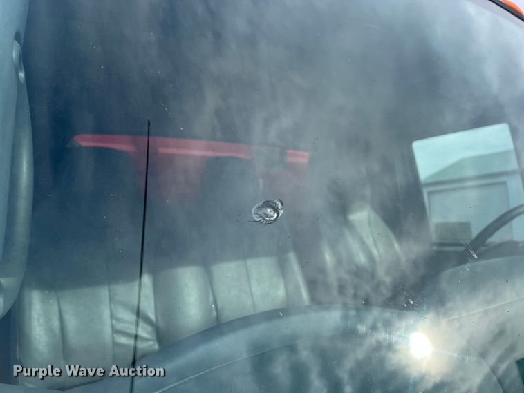 image for item DR7361 2003 International 4400  grain truck