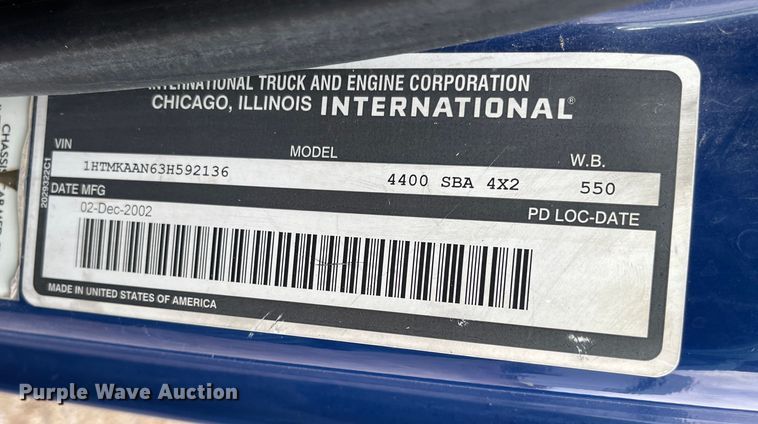image for item DR7361 2003 International 4400  grain truck