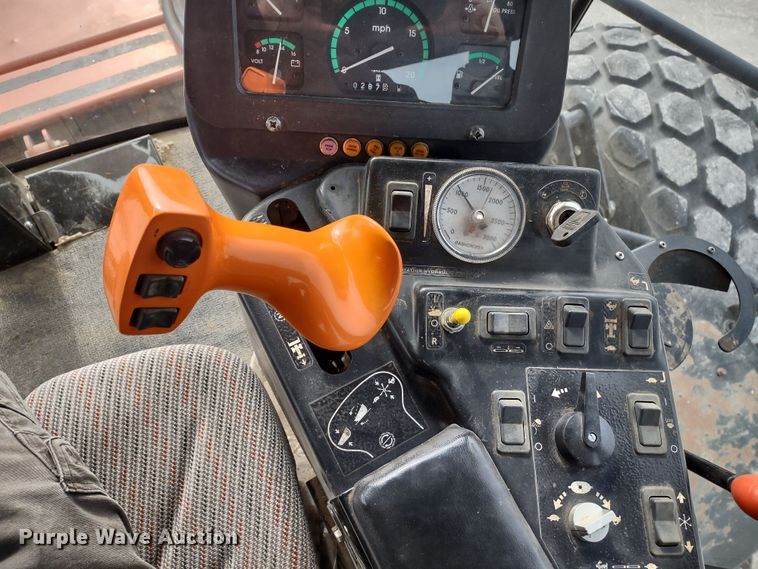 image for item DR8037 2005 Hesston 9260  windrower