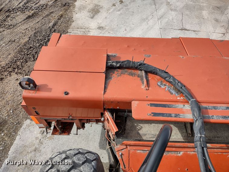 image for item DR8037 2005 Hesston 9260  windrower