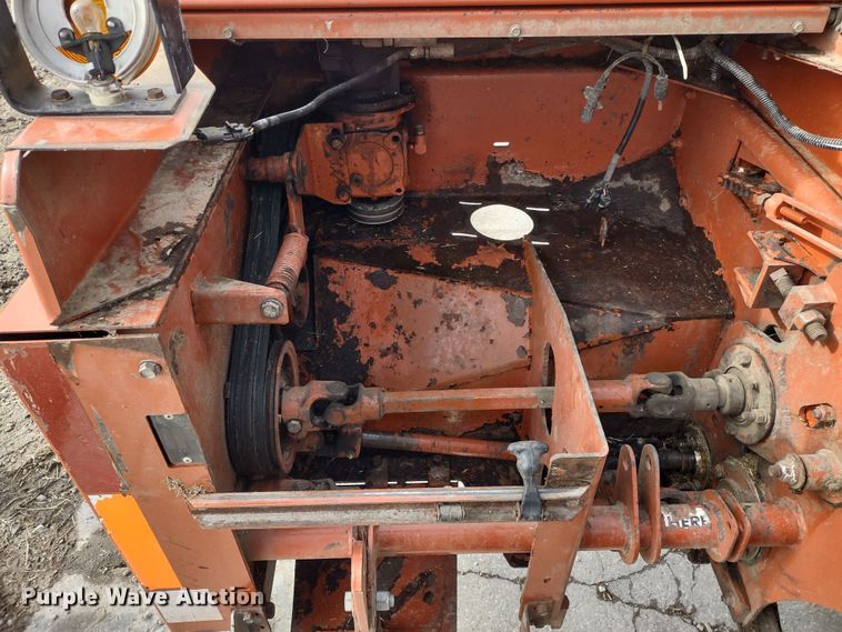 image for item DR8037 2005 Hesston 9260  windrower